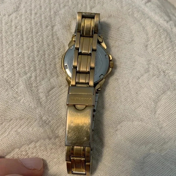 GUESS waterproof  watch - vintage - Picture 4 of 6